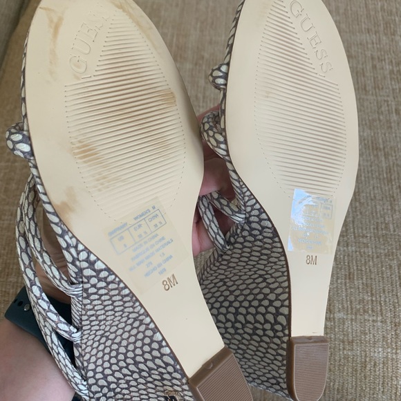 Guess Wedge Sandal Size 8 - Picture 5 of 6